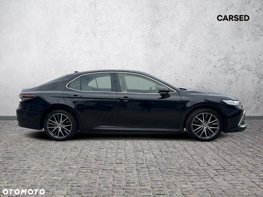 Toyota Camry - 5