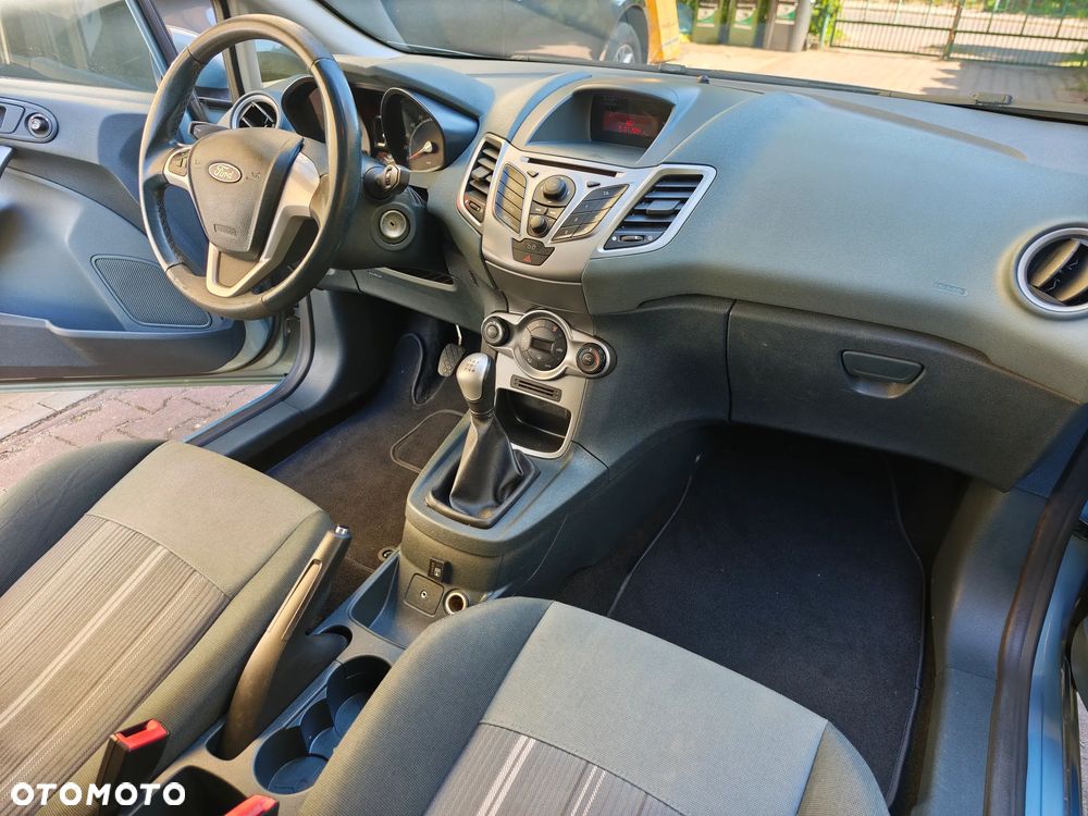 Ford Fiesta 1.25 Champions Edition - 29