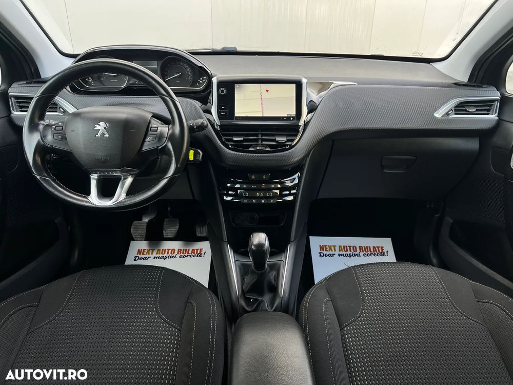 Peugeot 208 PureTech 110 Stop & Start Allure - 9