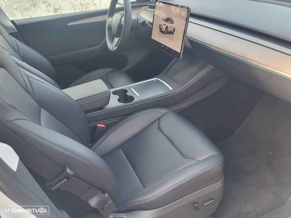 Tesla Model Y Standard - 11