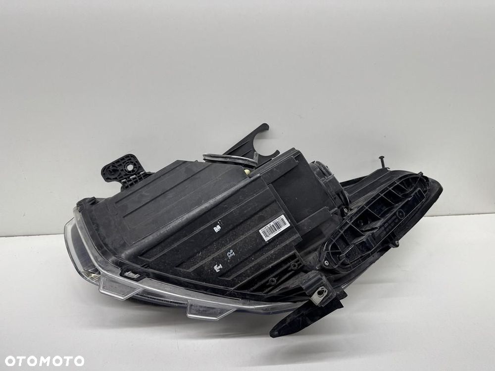 Przednia Prawa Lampa  Citroen ds5  9802086580 - 3