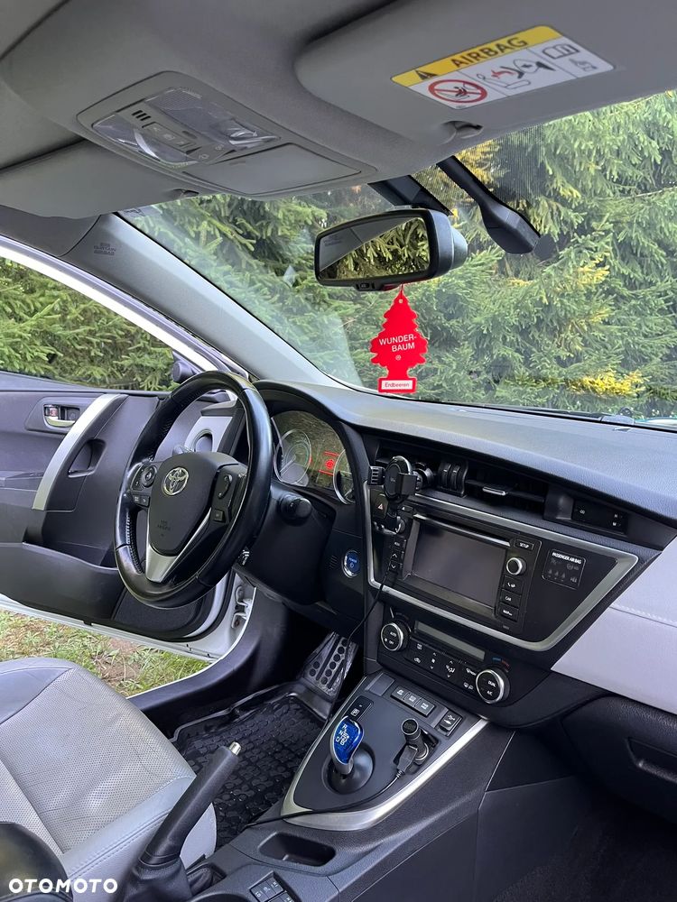 Toyota Auris 1.8 HSD Prestige NAVI - 10