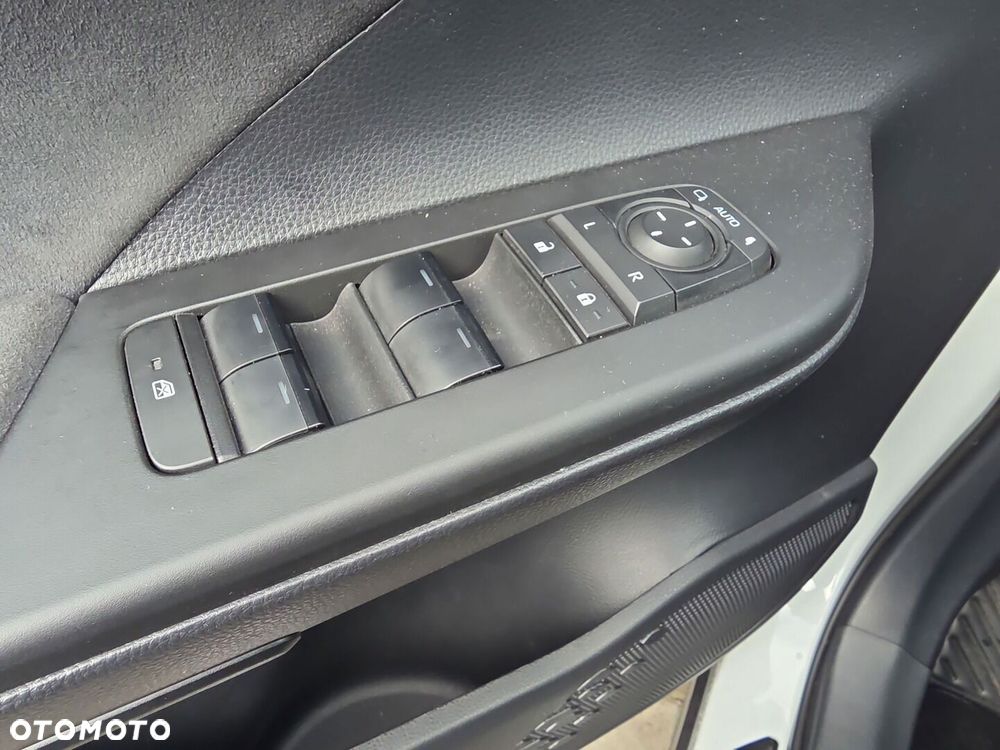 Toyota C-HR 2.0 PHEV Dynamic Force Executive - 24