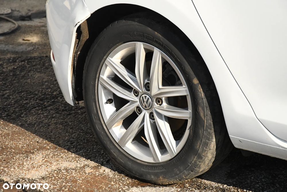 Volkswagen Golf - 11