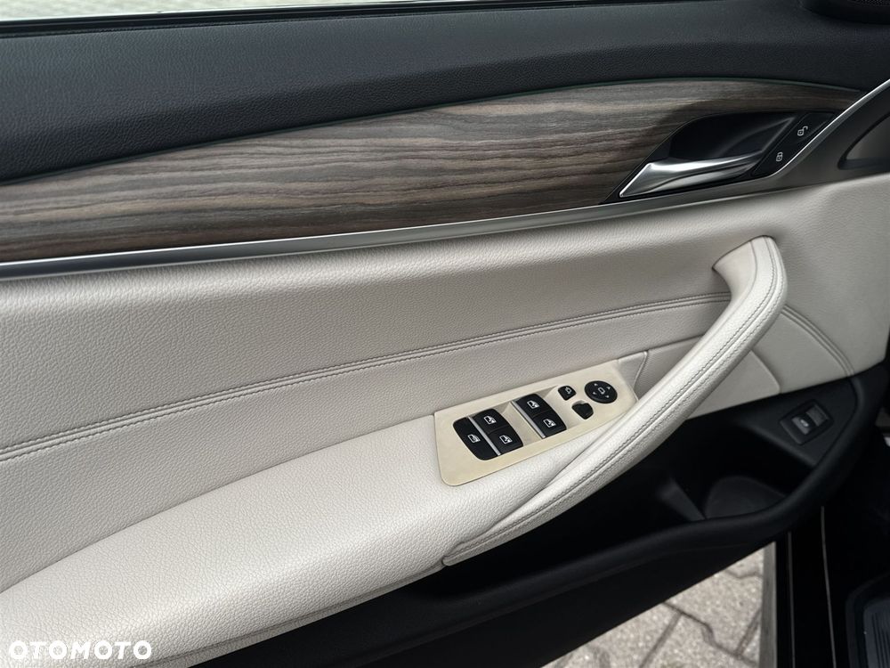 BMW Seria 5 520d xDrive - 19
