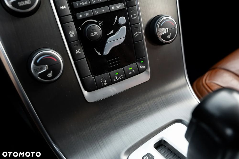 Volvo V60 D3 Geartronic Momentum - 32