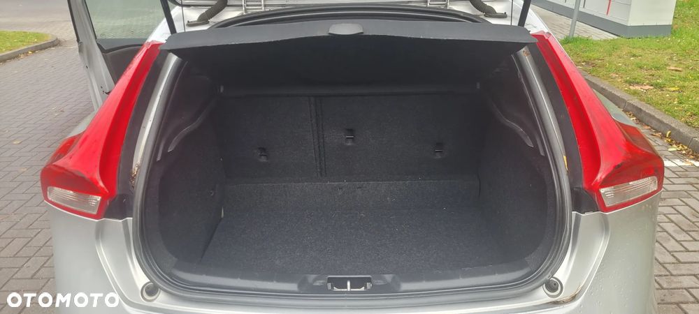 Volvo V40 T3 Geartronic Momentum - 15