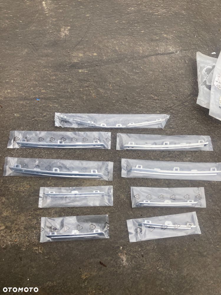 RENAULT MEGANE IV 4 CHROM CHROMY NA ATRAPĘ GRILL GRIL ZDERZAKA W ZDERZAK atrapa chromy atrapy grilla  Wwa - 2