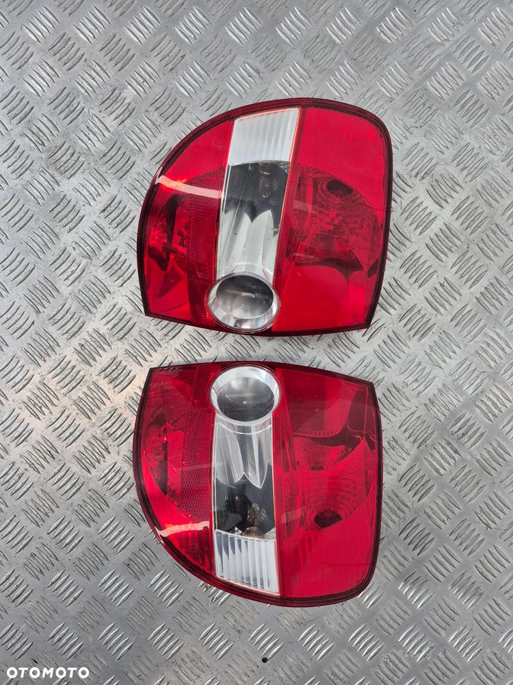 Volkswagen Fox Lampa Lewy Prawy Tył