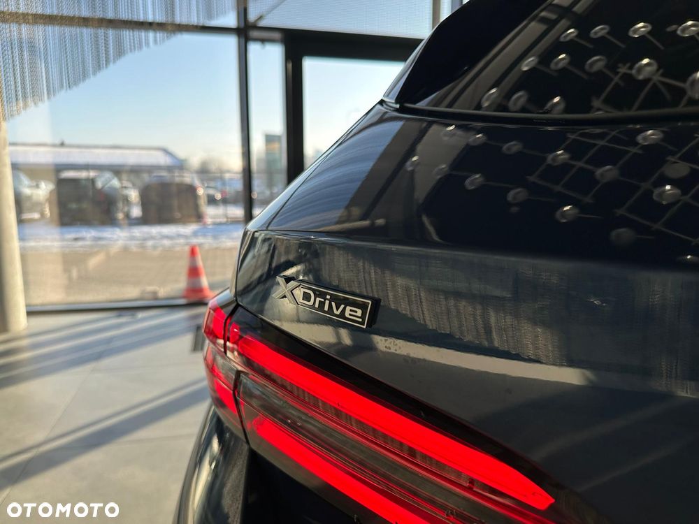 BMW Seria 5 520d xDrive mHEV - 13