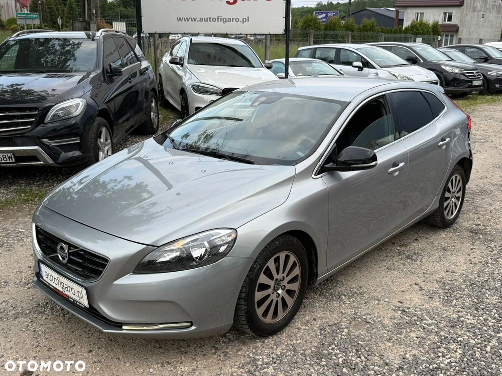 Volvo V40 D2 Momentum - 1