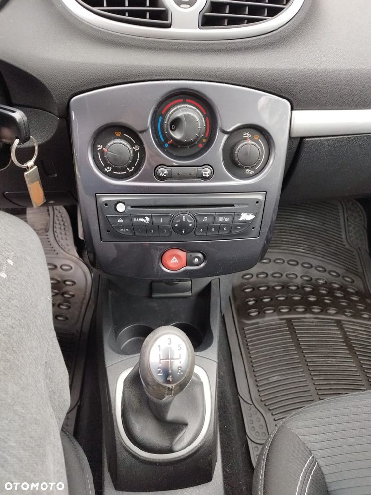 Renault Clio 1.2 16V Expression - 20