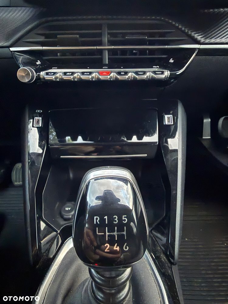 Peugeot 208 1.2 T Business S&S - 28