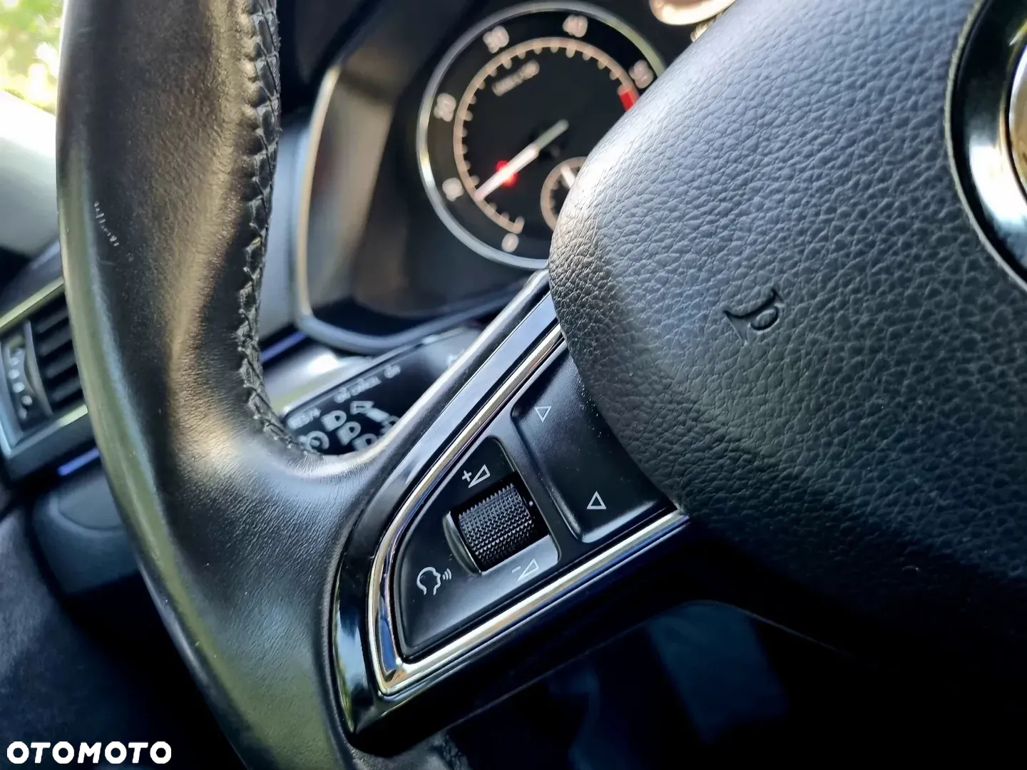 Skoda Superb 2.0 TDI DSG Active - 19