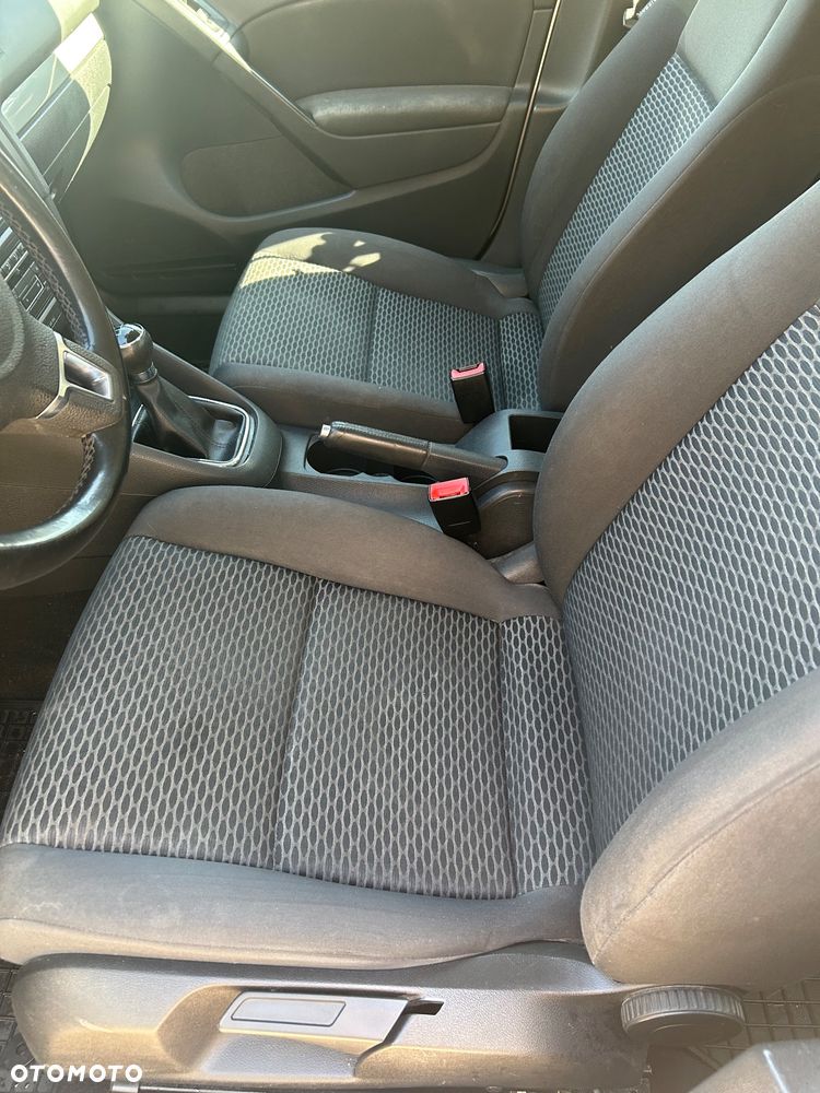 Volkswagen Golf 1.6 TDI Highline - 11