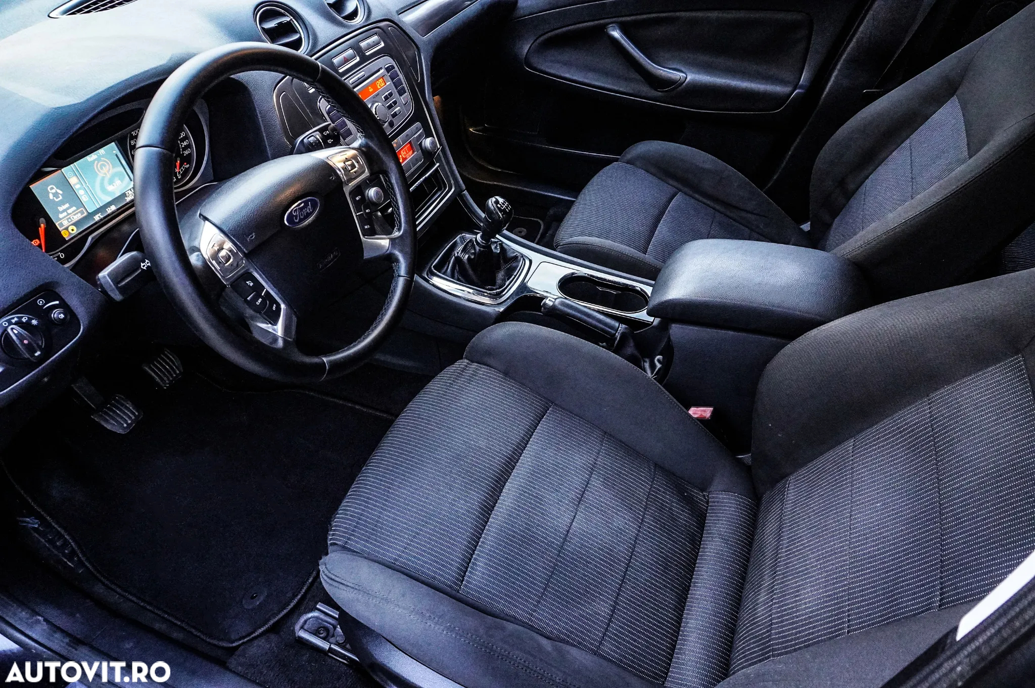 Ford Mondeo 1.8 TDCi Ambiente - 12