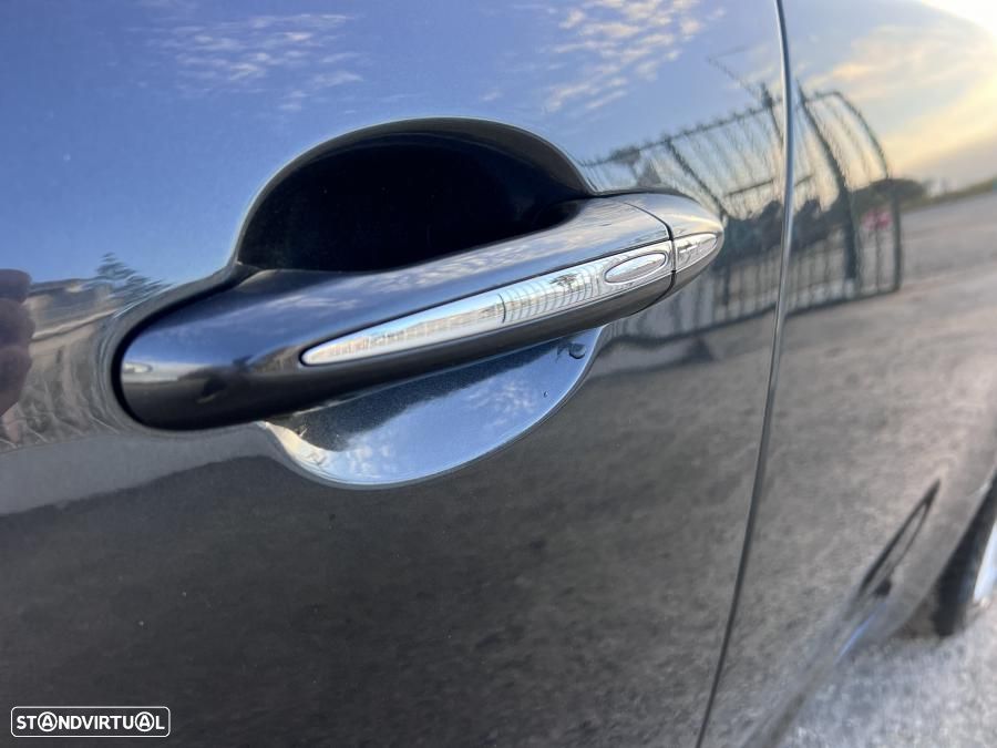 Jaguar XJ 3.0 D V6 Premium Luxury - 29