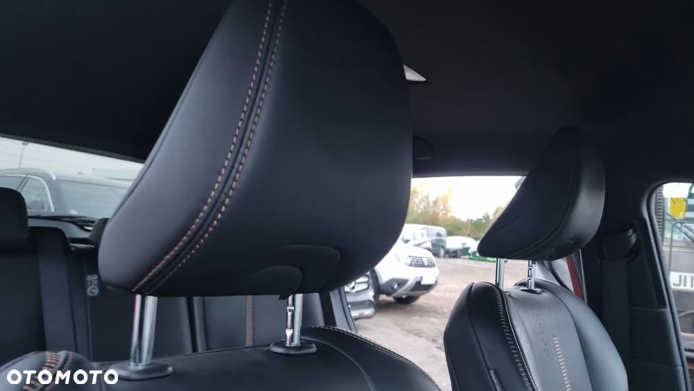 Lexus LBX FWD Elegant Black Edition - 17