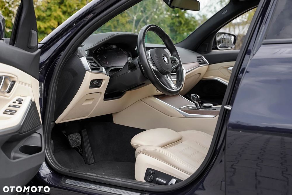 BMW Seria 3 330d xDrive mHEV M Sport - 25