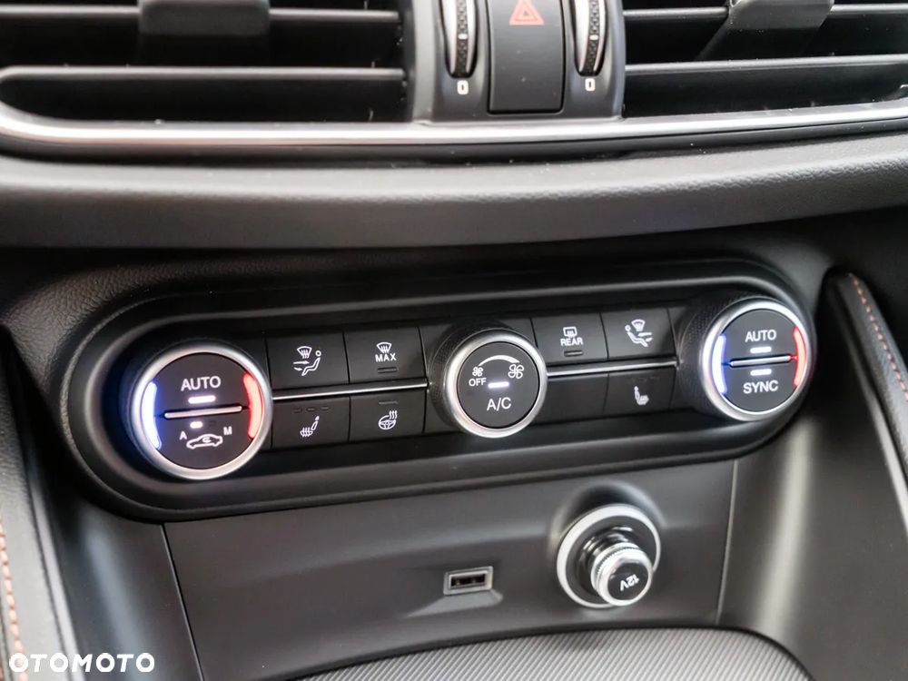 Alfa Romeo Stelvio 2.0 Turbo Intensa Q4 - 32