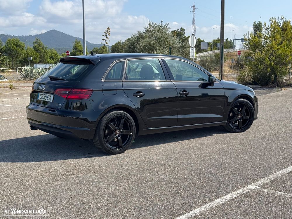 Audi A3 Sportback 1.6 TDI (clean diesel) S line Sport Pack - 4