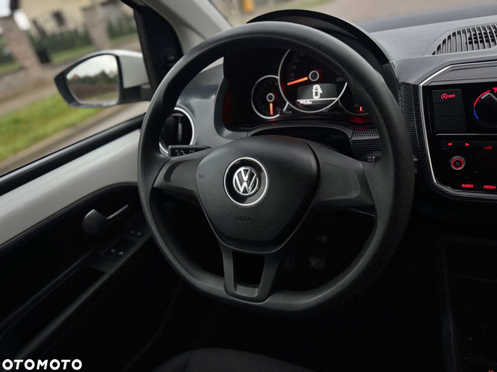Volkswagen up! 1.0 move - 31