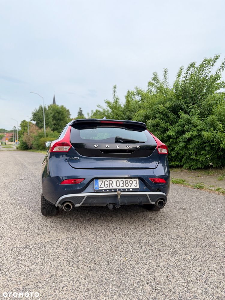 Volvo V40 D3 R Design - 6