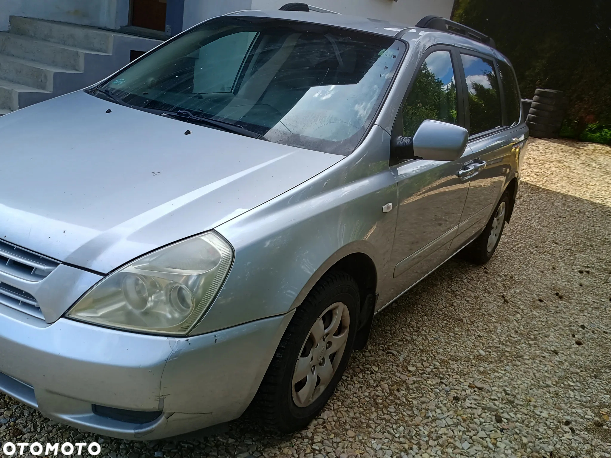 Kia Carnival - 2