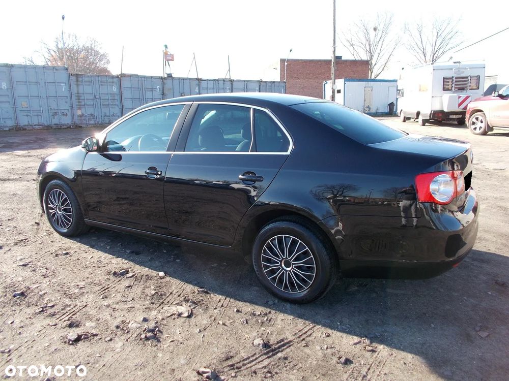 Volkswagen Jetta 1.4 TSI Comfortline - 4