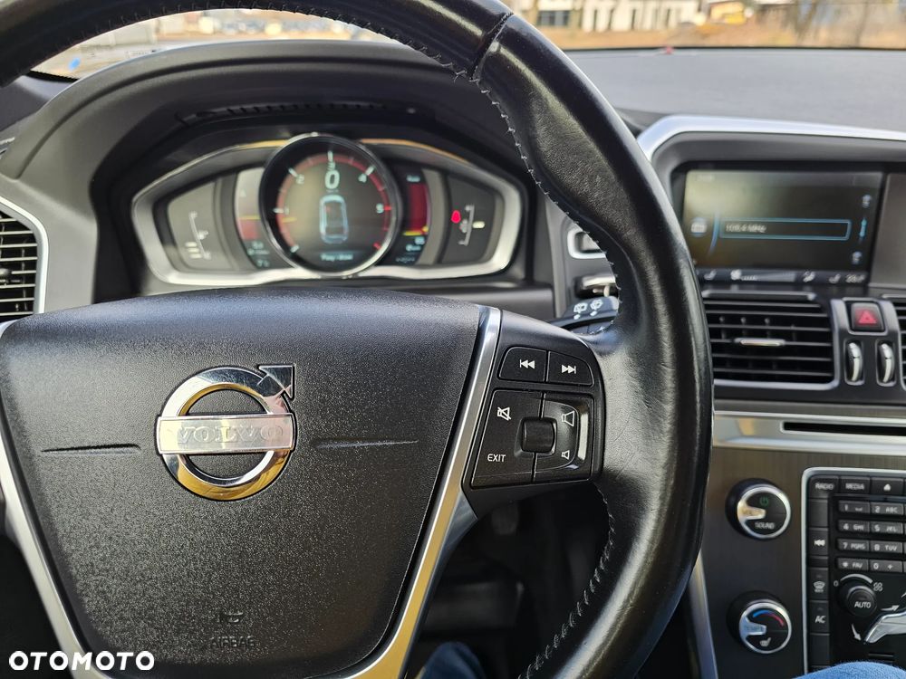 Volvo XC 60 D4 Momentum - 32