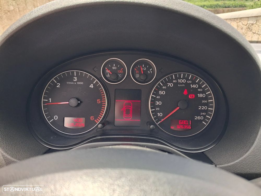Audi A3 Sportback 2.0 TDi Sport 18 - 4