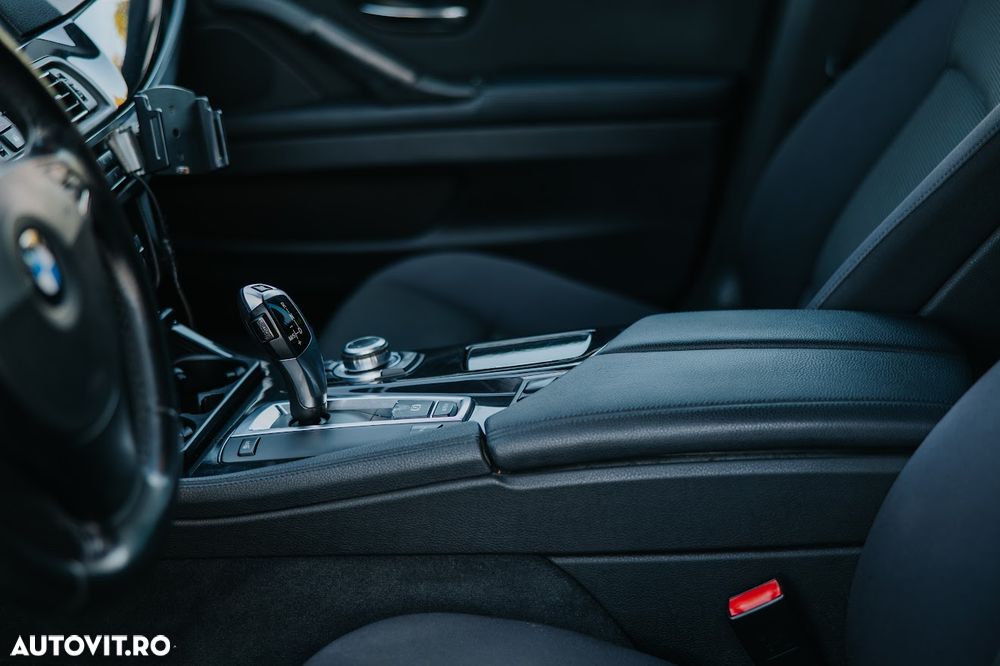 BMW Seria 5 520d Sport-Aut. - 9