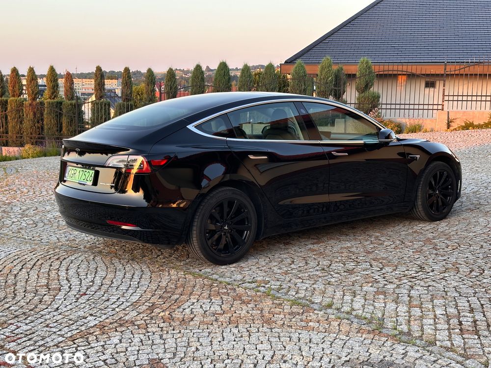 Tesla Model 3 - 13