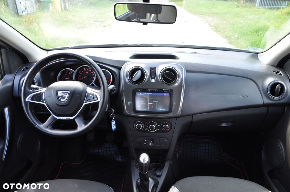 Dacia Sandero 0.9 TCe SL Celebration S&S EU6 - 16