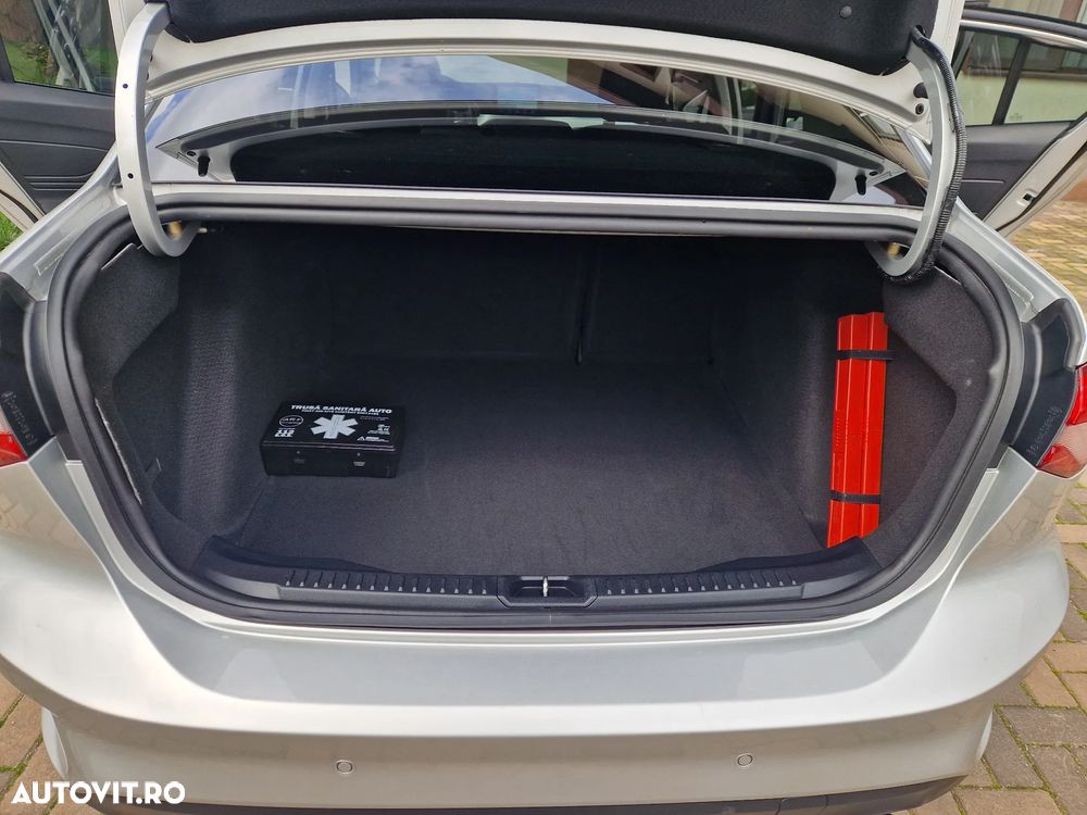 Ford Focus 1.0 EcoBoost Titanium - 23