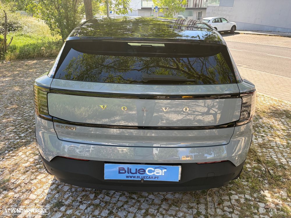Volvo EX30 Single Motor Extended Range RWD Core - 7