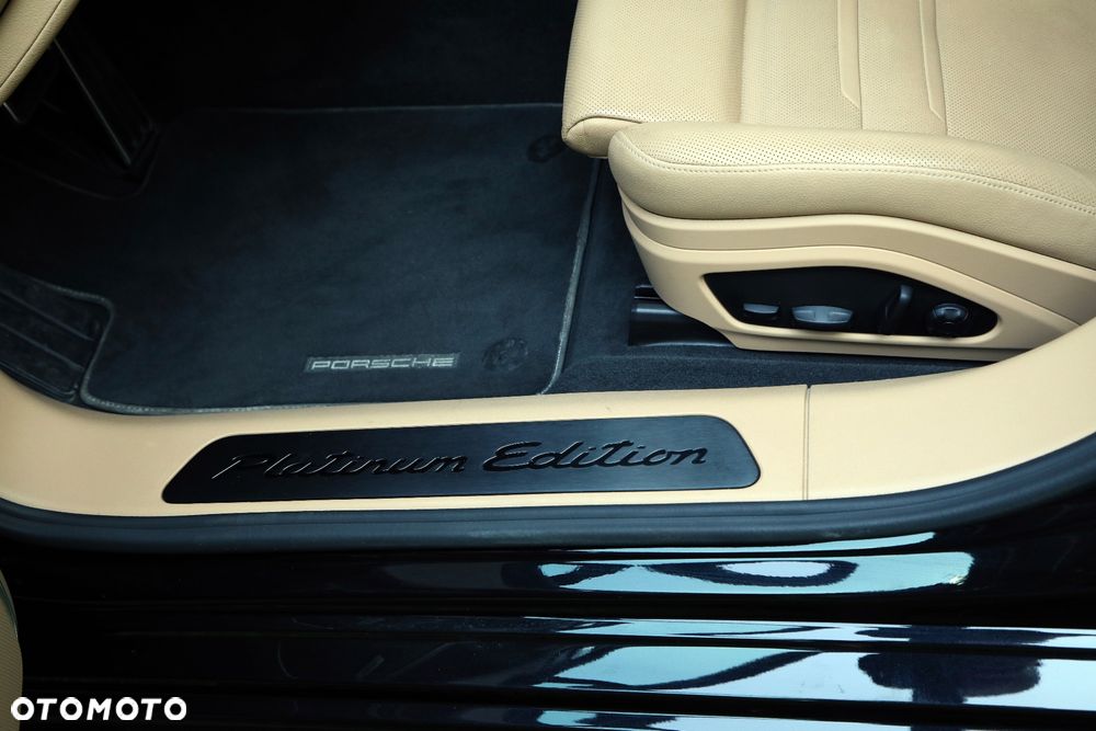 Porsche Panamera - 18