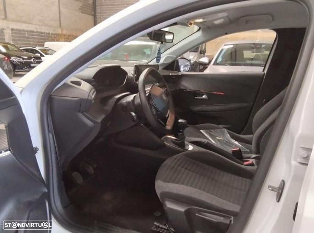Peugeot 208 - 4