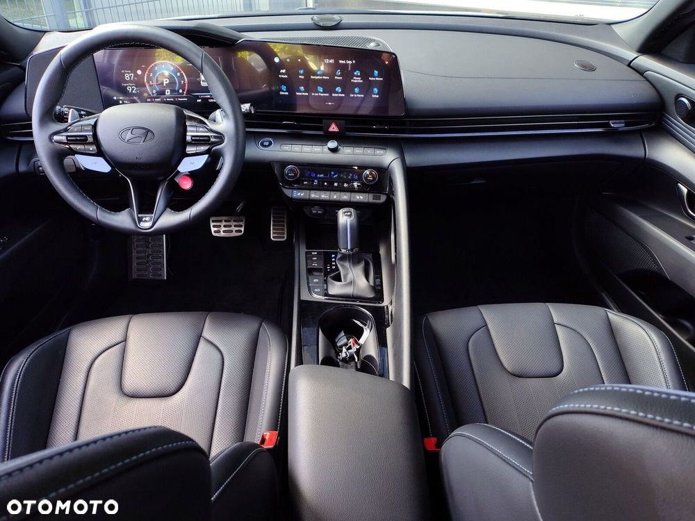 Hyundai Elantra - 13