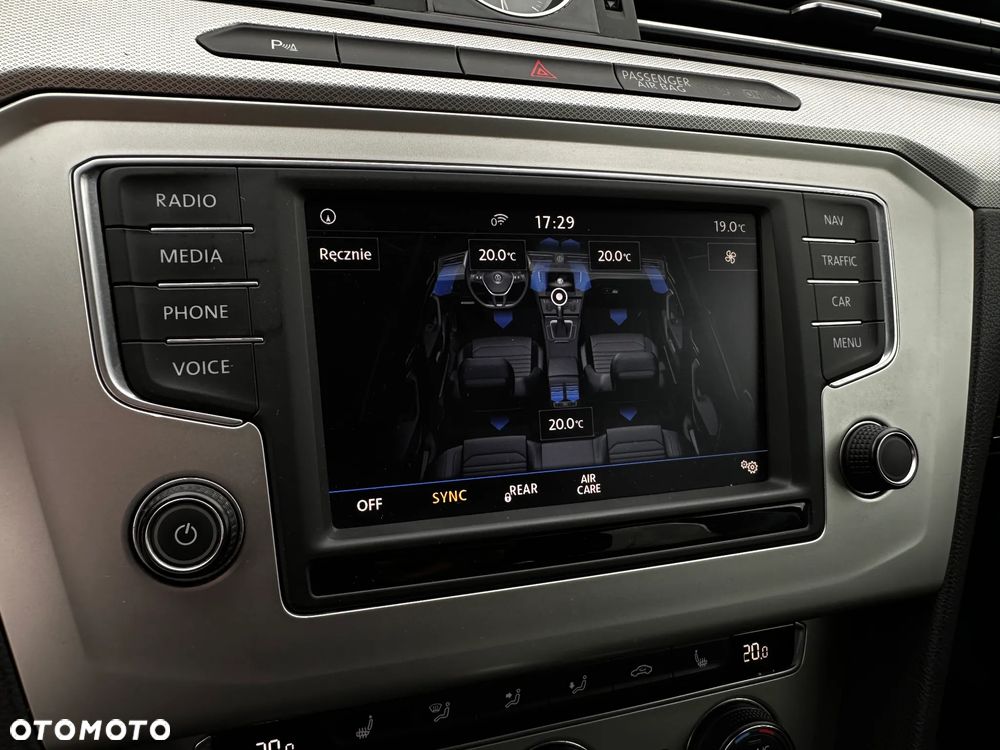 Volkswagen Passat 1.6 TDI (BlueMotion Technology) DSG Comfortline - 32