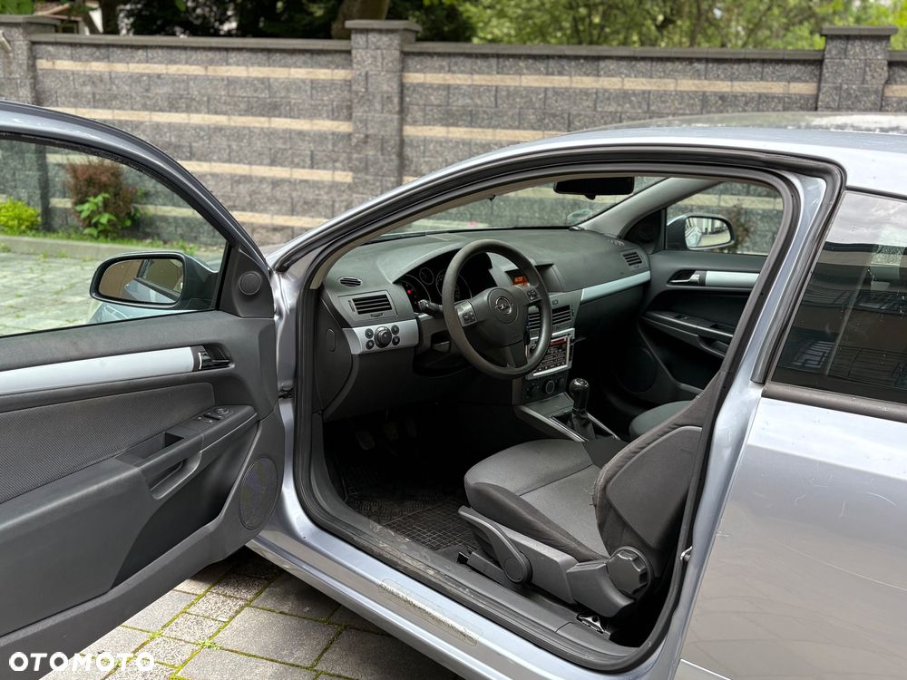 Opel Astra GTC 1.6 Edition - 3