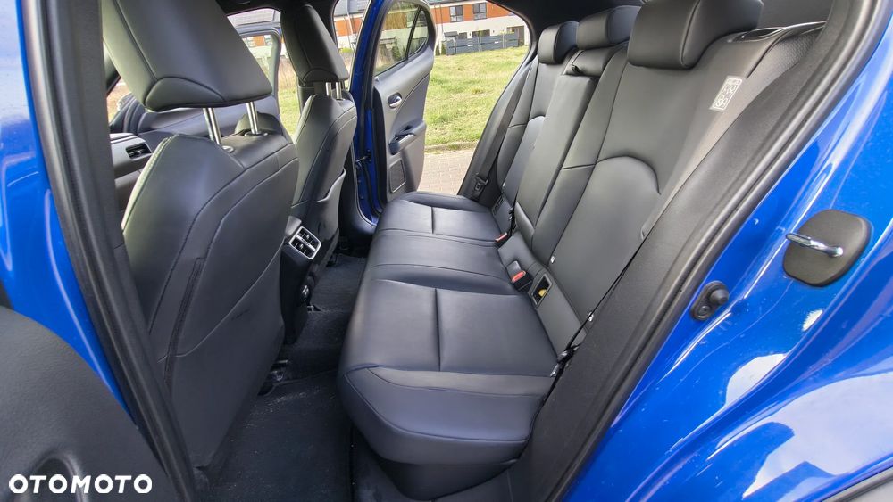 Lexus UX - 7