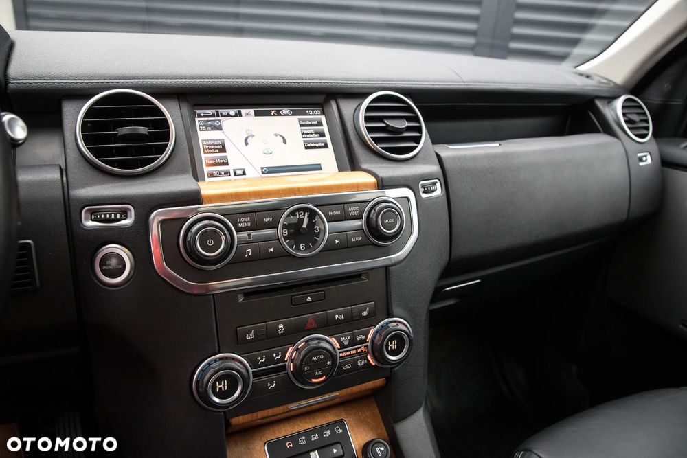 Land Rover Discovery 3.0 SD V6 HSE - 28