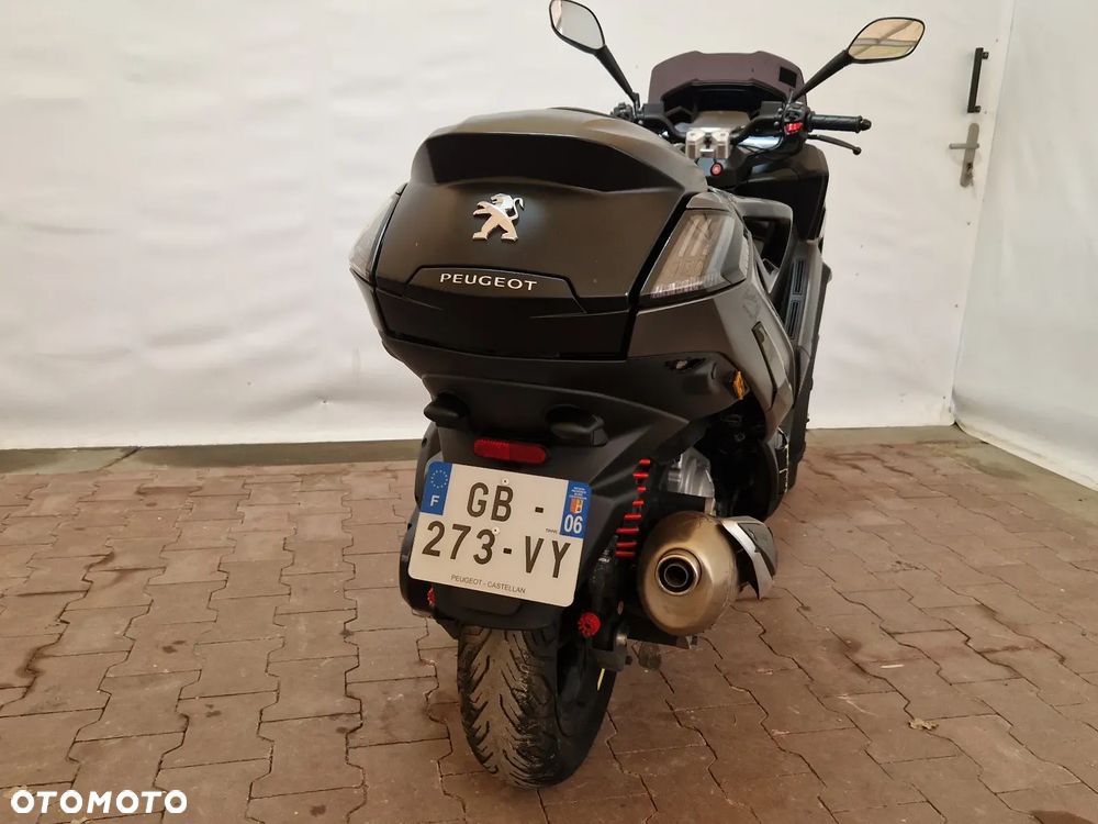 Peugeot Metropolis - 12