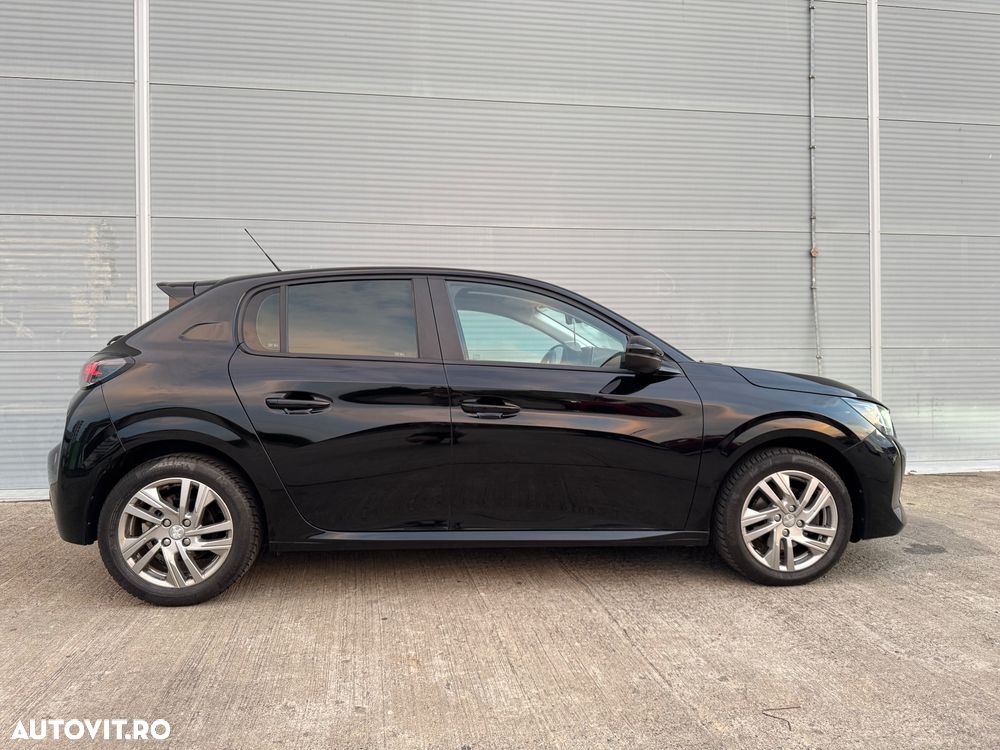 Peugeot 208 - 5