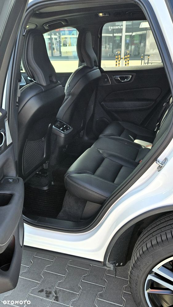 Volvo XC 60 B4 B R-Design - 29