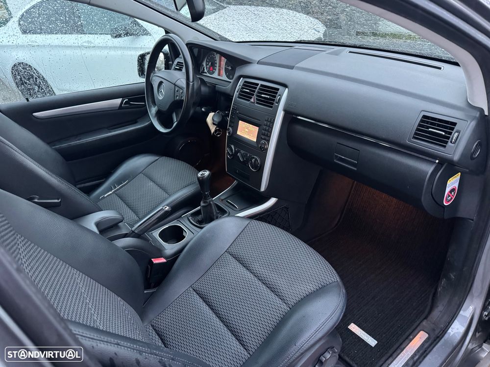 Mercedes-Benz B 180 CDI - 18