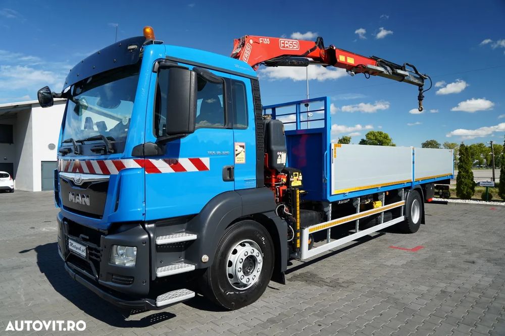 MAN TGS 18.320 / 4x2 / PLATFORMĂ - 6,8 M + FASSI F135 HDS / Rază de acțiune 8 m / PODEA REZISTENTĂ / RADIOCOMANDĂ / ROTATOARE / IMPORTAT - 2