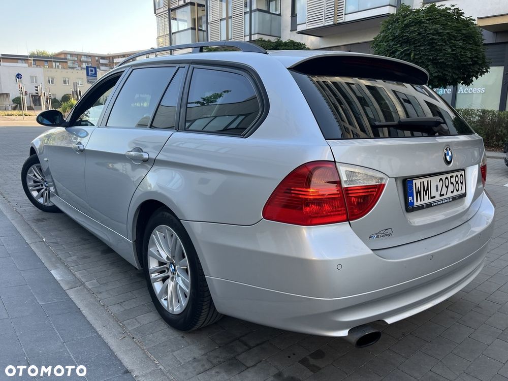 BMW Seria 3 318i - 14