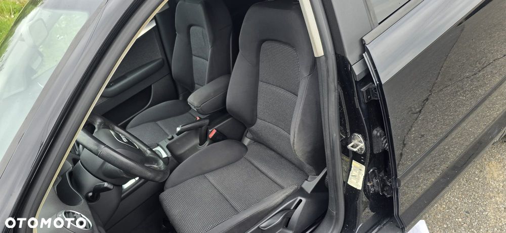 Audi A3 Sportback 2.0 TDI DPF quattro Ambiente - 6